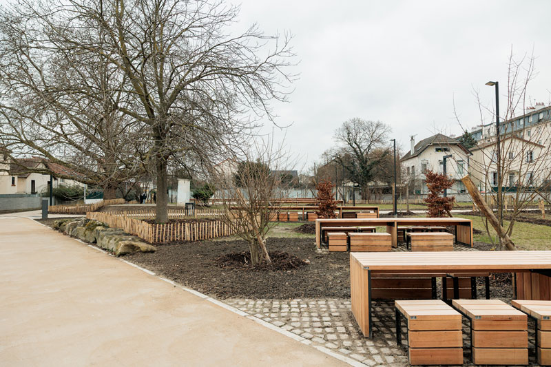 parc madelaine riffaud tables de pique-nique