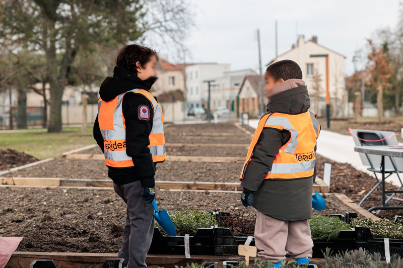 parc madelaine riffaud - enfants débouts
