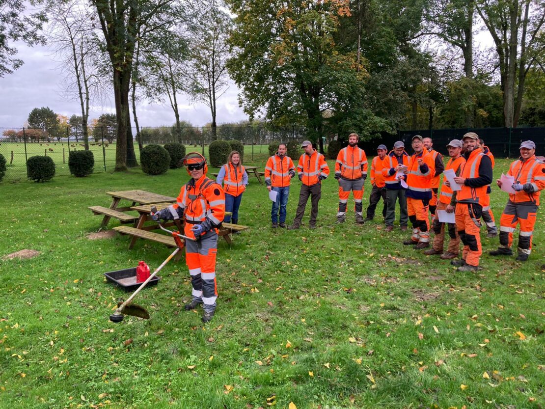 photo groupe désherbage