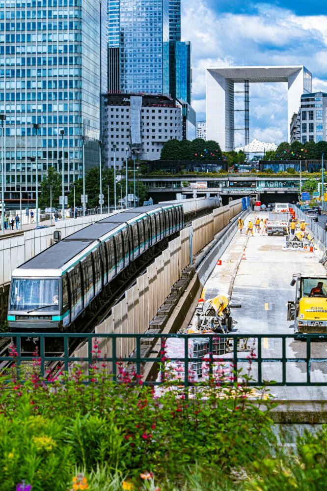 pont de neuilly en travaux à côté du métro